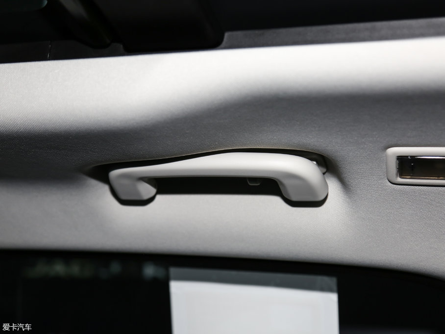 2018ݱF-PACE 2.0T (q)