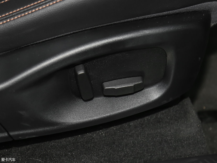 2018ݱF-PACE 2.0T 򌶼