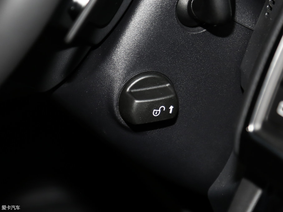 2018ݱF-PACE 2.0T (q)