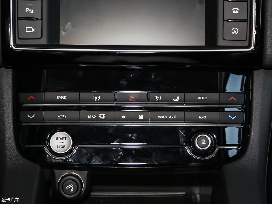 2018ݱF-PACE 2.0T 򌶼