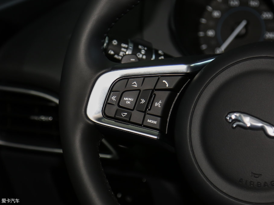 2018ݱF-PACE 2.0T 򌶼