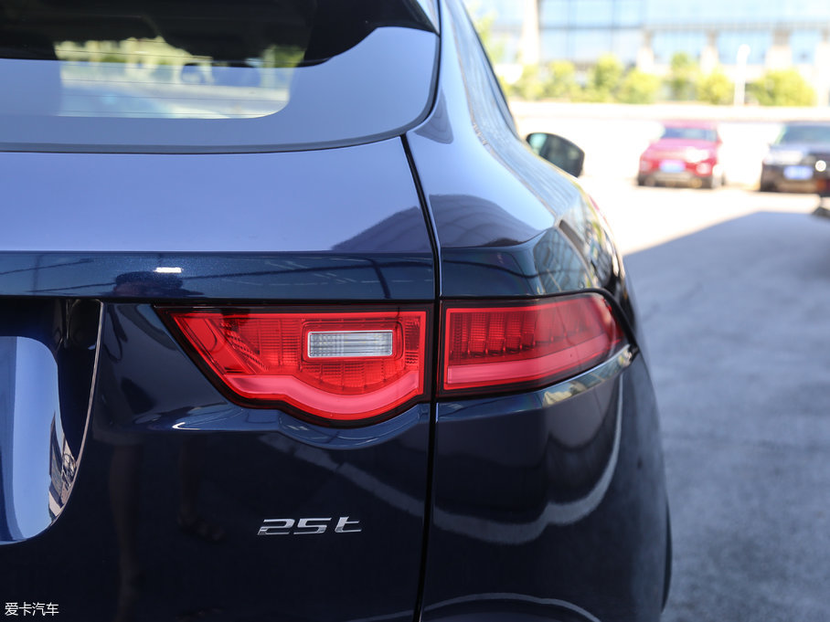 2018ݱF-PACE 2.0T 򌶼