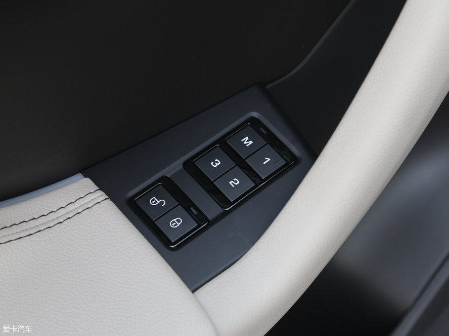 2018ݱF-PACE 2.0T (q)