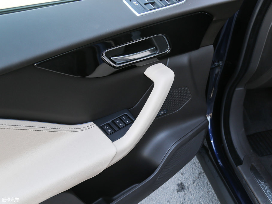 2018ݱF-PACE 2.0T 򌶼