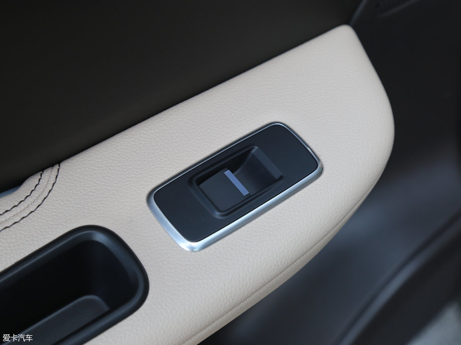 2018ݱF-PACE 2.0T (q)