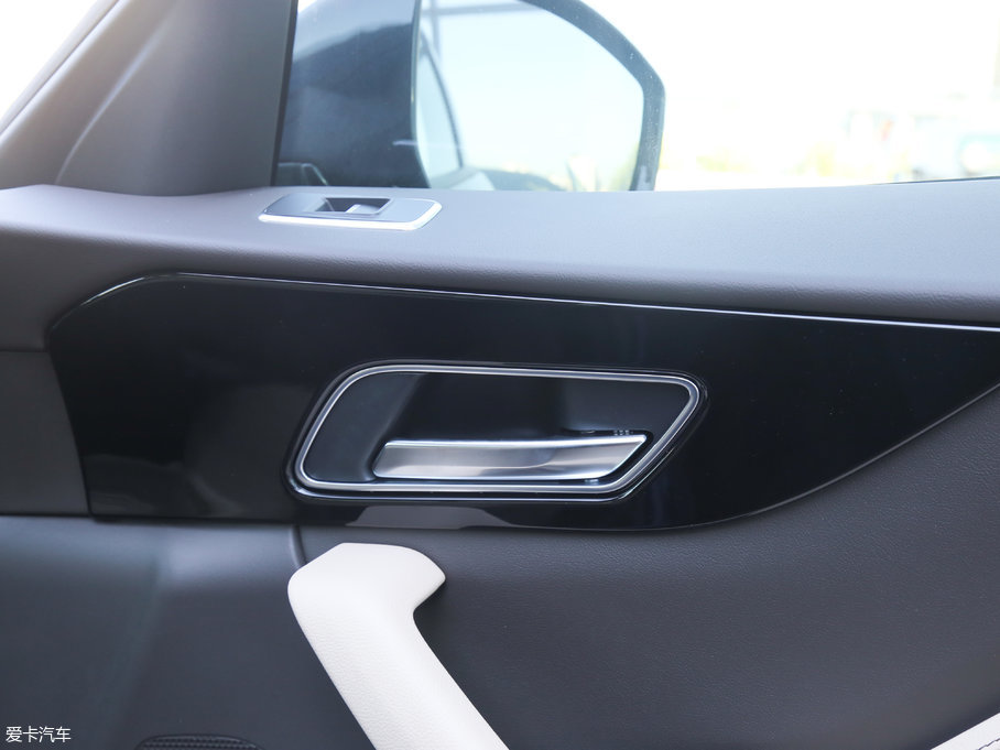 2018ݱF-PACE 2.0T 򌶼