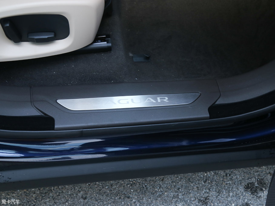 2018ݱF-PACE 2.0T 򌶼