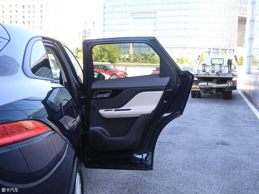 2018ݱF-PACE 2.0T (q)