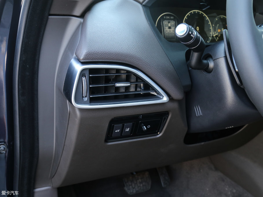 2018ݱF-PACE 2.0T 򌶼