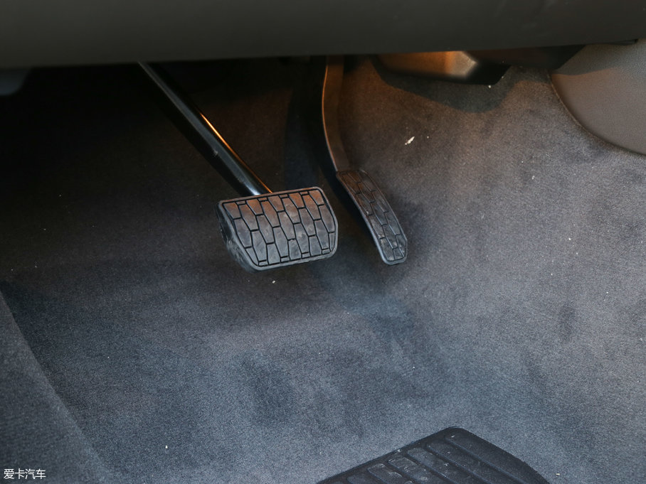 2018ݱF-PACE 2.0T 򌶼