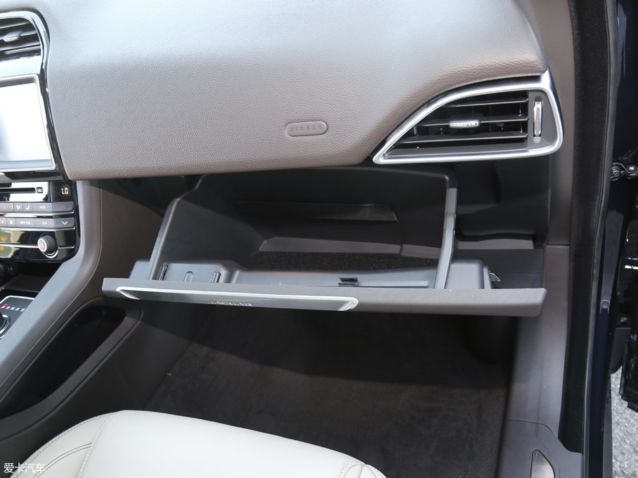 2018ݱF-PACE 2.0T (q)