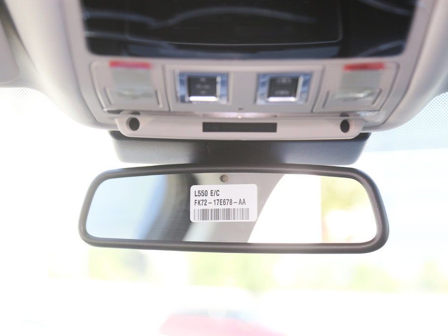 2018ݱF-PACE 2.0T 򌶼