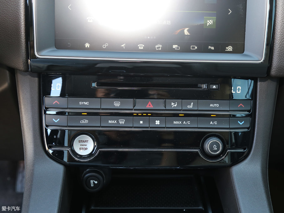 2018ݱF-PACE 2.0T (q)