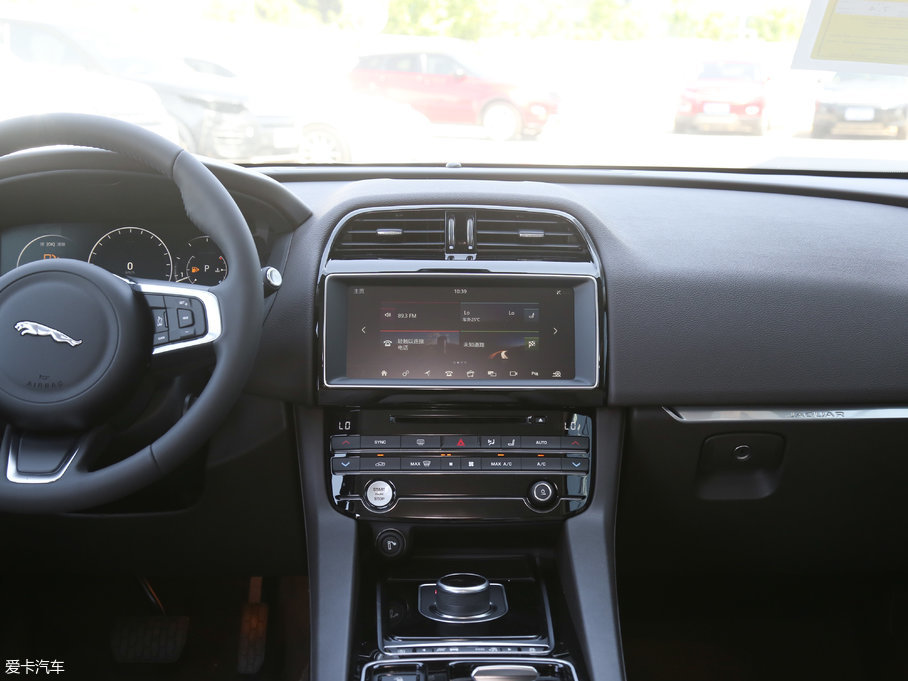 2018ݱF-PACE 2.0T 򌶼