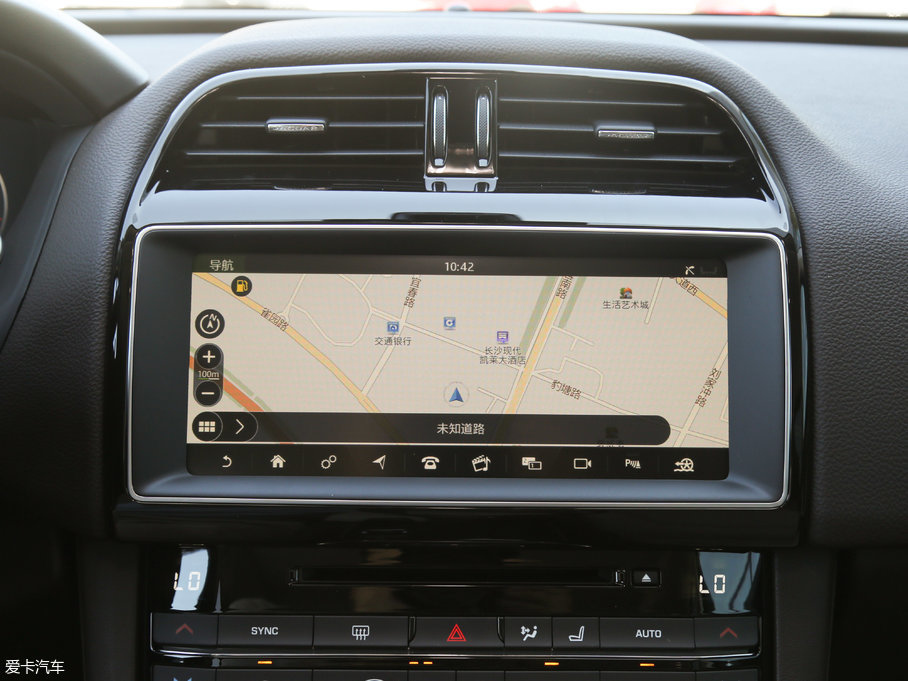 2018ݱF-PACE 2.0T 򌶼