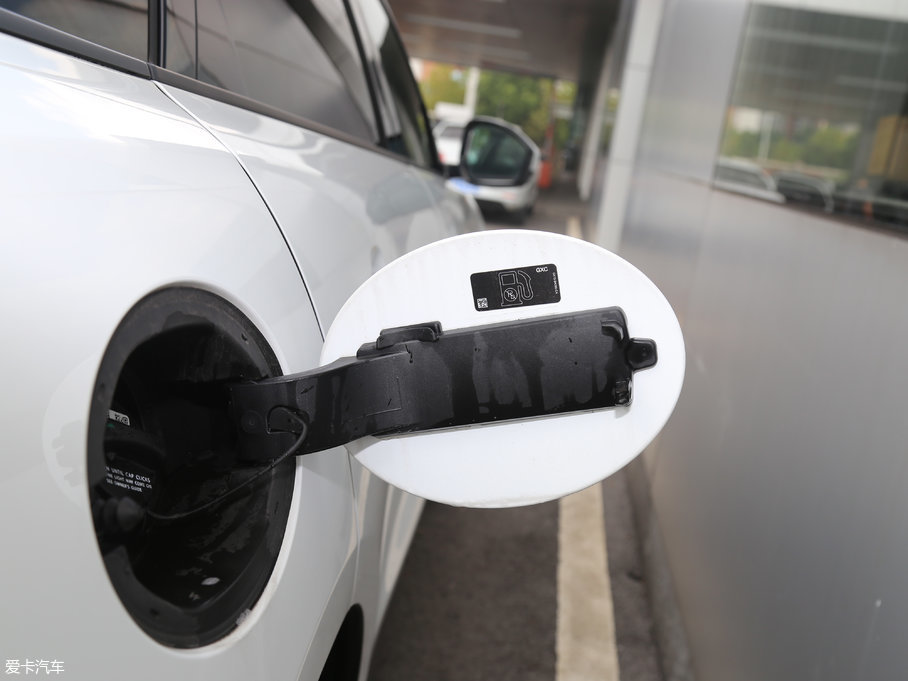 2018ݱF-PACE 2.0T 򌶼