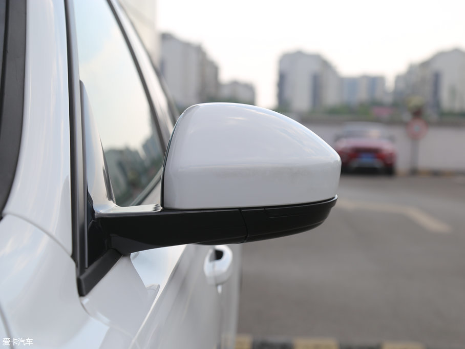 2018ݱF-PACE 2.0T 򌶼