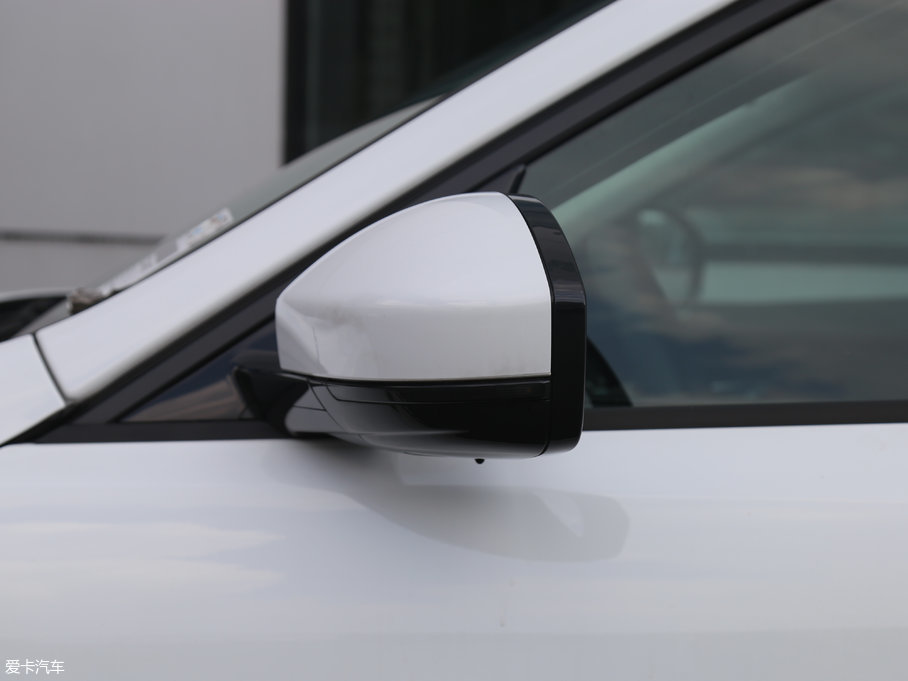 2018ݱF-PACE 2.0T 򌶼