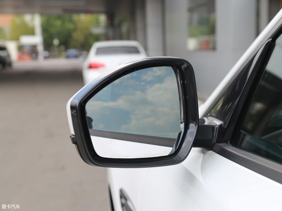 2018ݱF-PACE 2.0T (q)