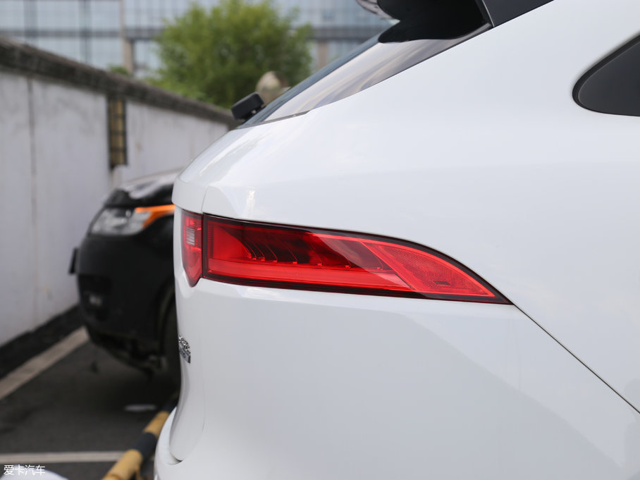 2018ݱF-PACE 2.0T (q)