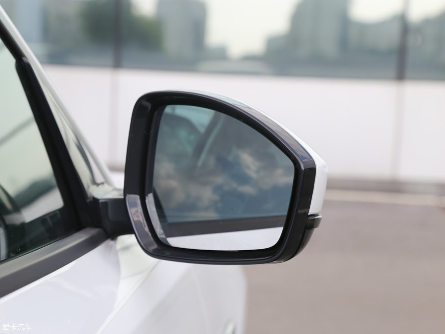 2018ݱF-PACE 2.0T (q)