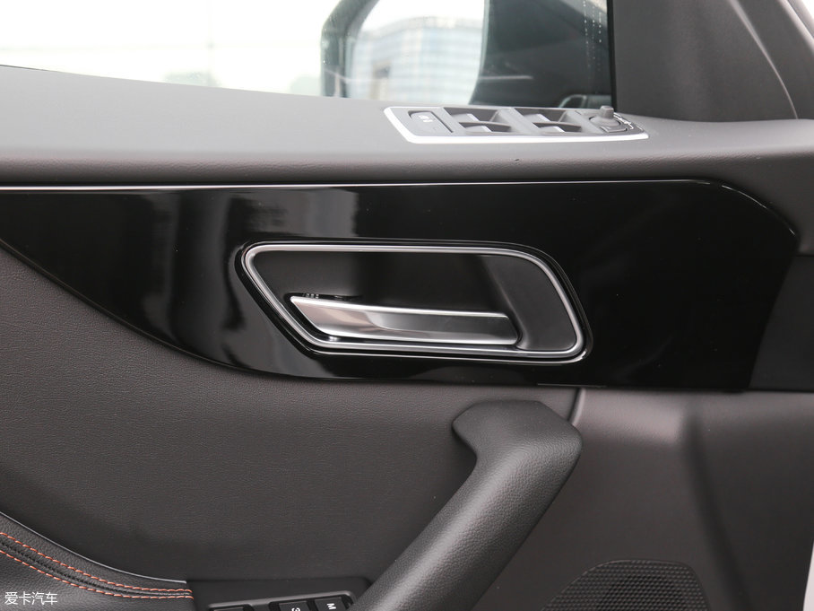 2018ݱF-PACE 2.0T 򌶼