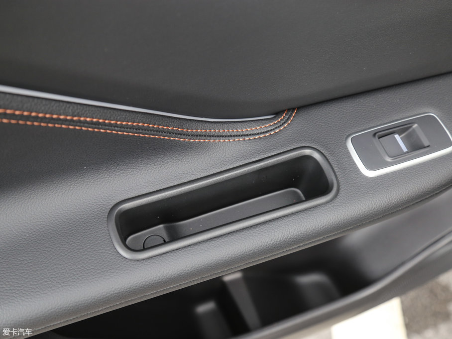 2018ݱF-PACE 2.0T (q)