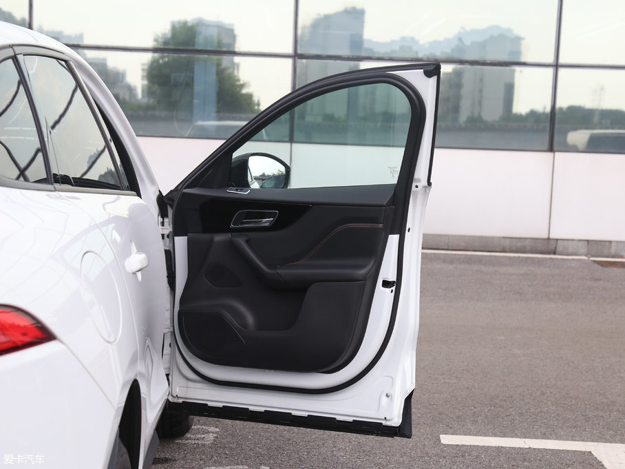 2018ݱF-PACE 2.0T 򌶼