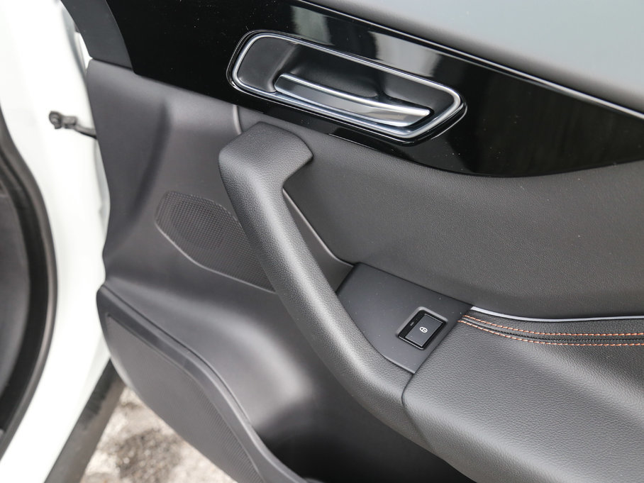 2018ݱF-PACE 2.0T (q)