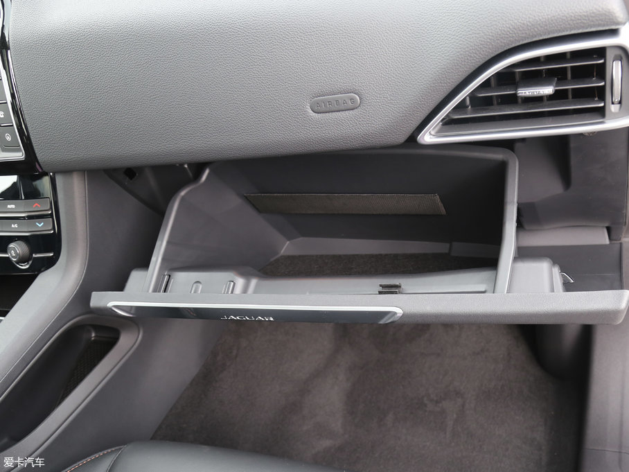 2018ݱF-PACE 2.0T (q)