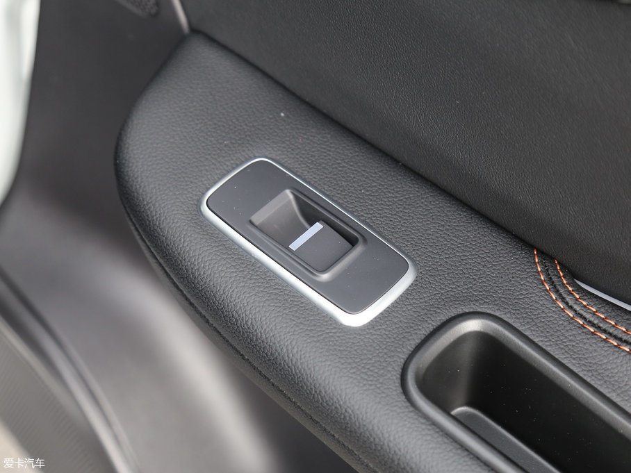 2018ݱF-PACE 2.0T 򌶼