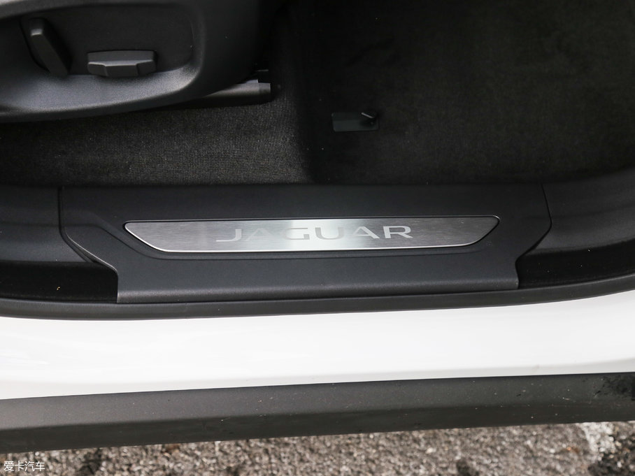 2018ݱF-PACE 2.0T 򌶼