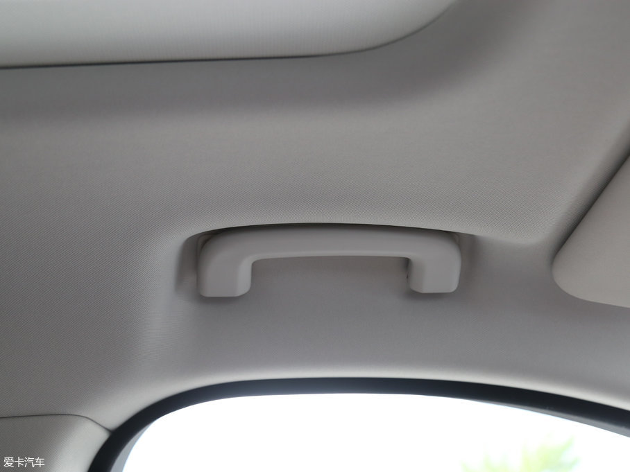 2018ݱF-PACE 2.0T (q)