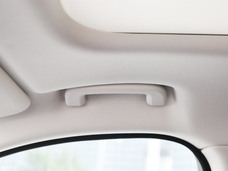 2018ݱF-PACE 2.0T 򌶼