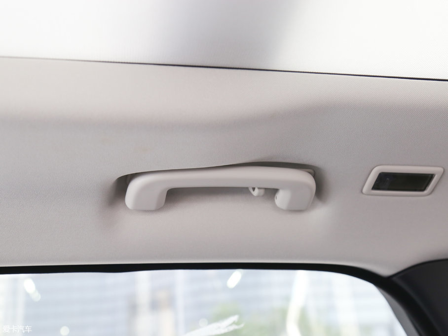 2018ݱF-PACE 2.0T 򌶼