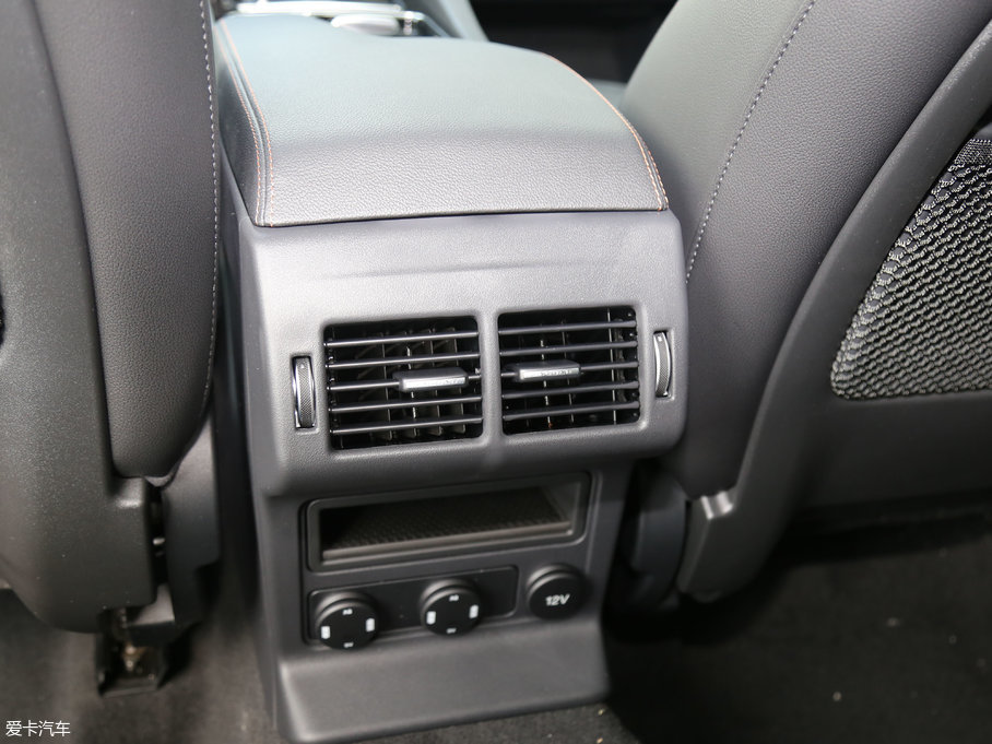 2018ݱF-PACE 2.0T 򌶼