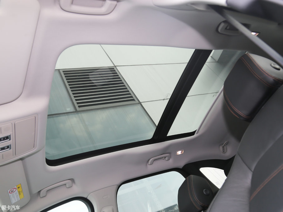 2018ݱF-PACE 2.0T 򌶼