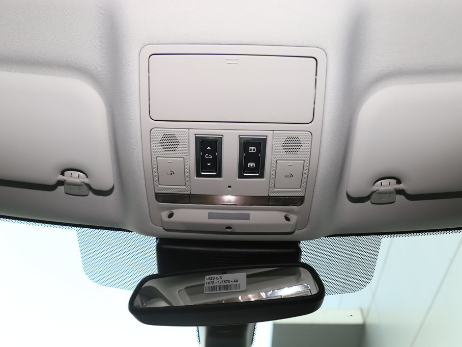 2018ݱF-PACE 2.0T 򌶼