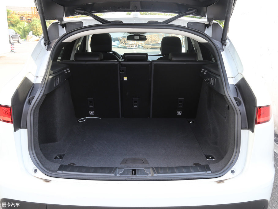 2018ݱF-PACE 2.0T 򌶼