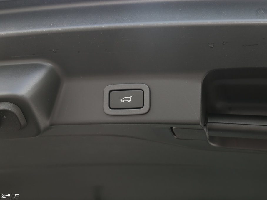 2018ݱF-PACE 2.0T 򌶼