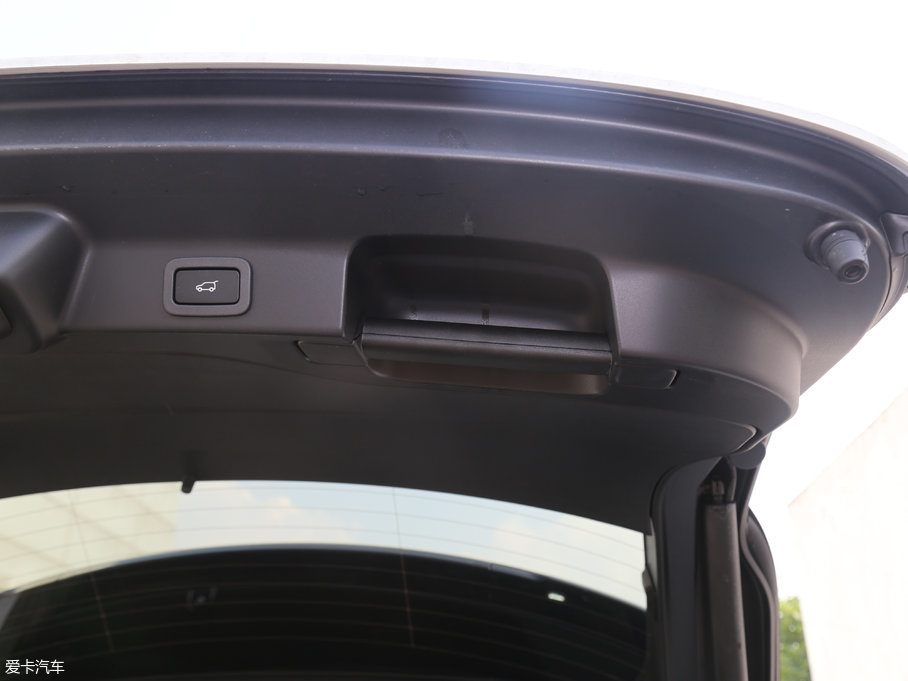 2018ݱF-PACE 2.0T (q)