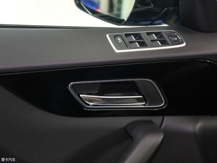 2018ݱF-PACE 2.0T (q)R-Sport\(yn)(dng)