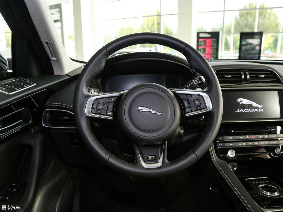 2018ݱF-PACE 2.0T R-Sport\Ӱ