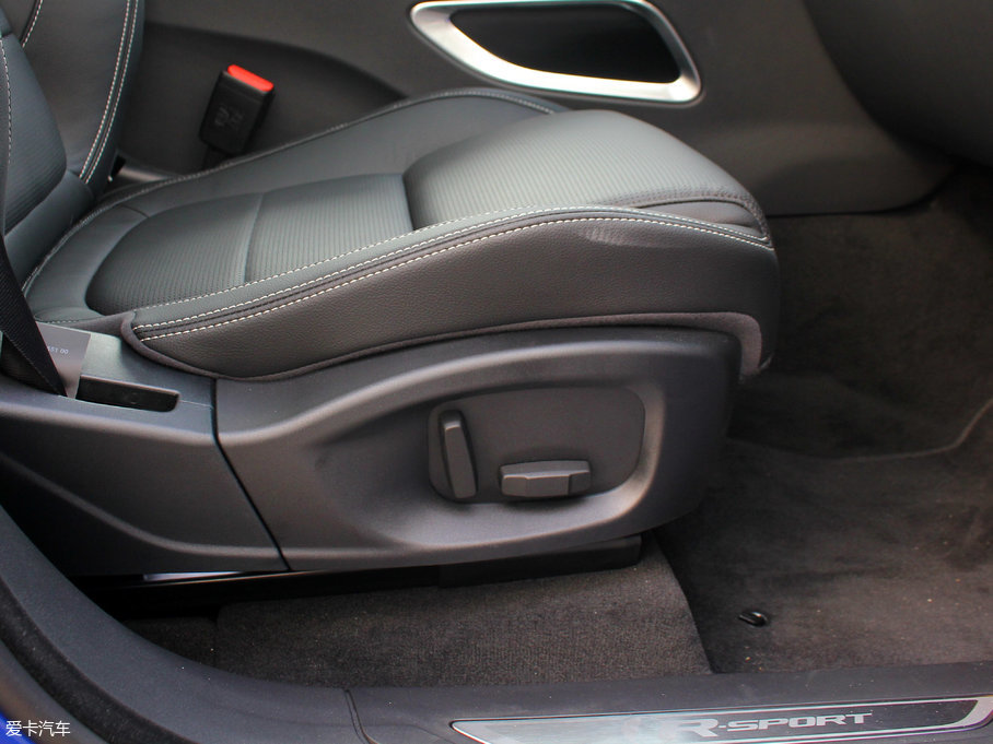 2018ݱF-PACE 3.0 SC R-Sport\Ӱ