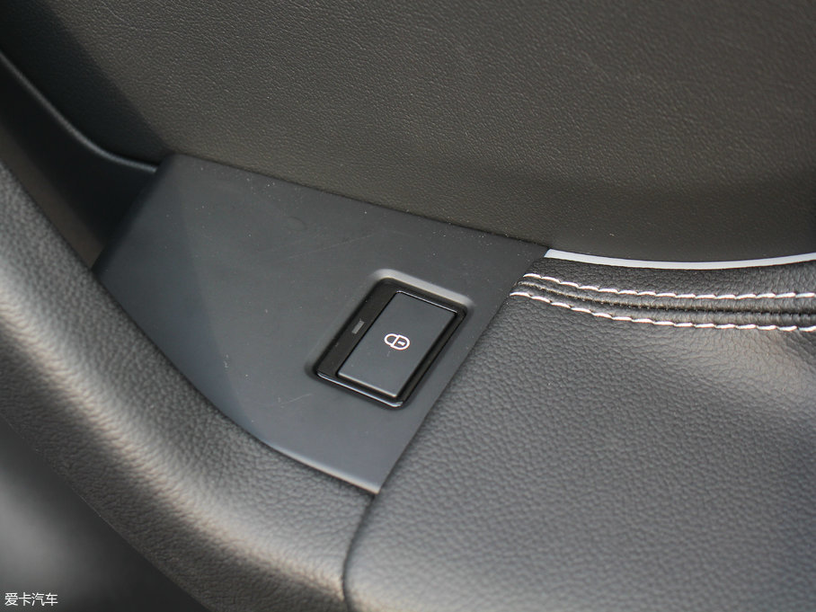 2018ݱF-PACE 3.0 SC (q)R-Sport\(yn)(dng)