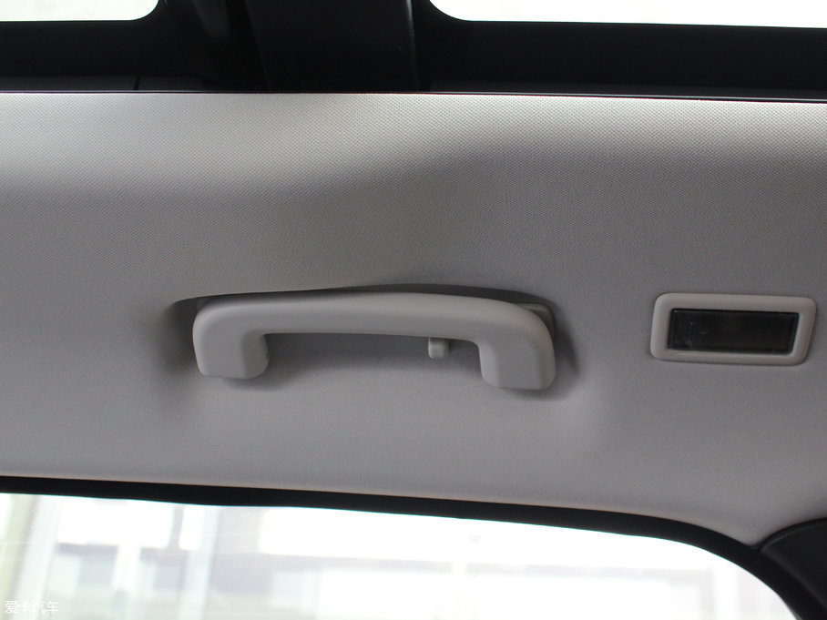 2018ݱF-PACE 3.0 SC R-Sport\Ӱ