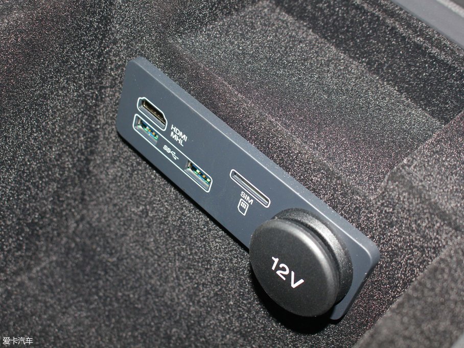 2018ݱF-PACE 3.0 SC R-Sport\Ӱ