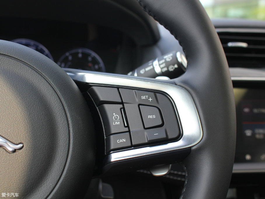 2018ݱF-PACE 3.0 SC R-Sport\Ӱ