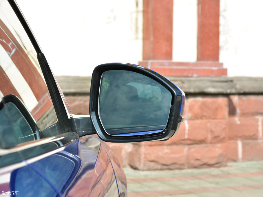 2018ݱF-PACE 2.0T R-Sport\Ӱ