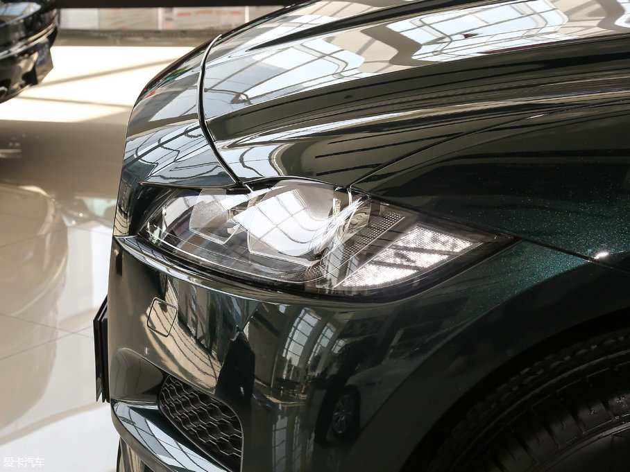 2018ݱF-PACE 2.0T 򌶼